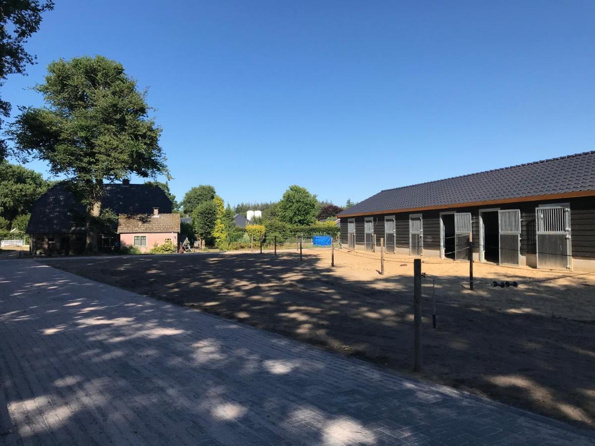 'T Heidepaleis Bed & Breakfast Garderen Bagian luar foto