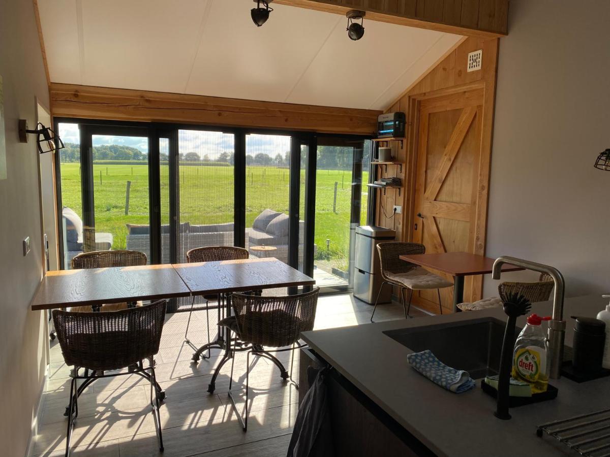'T Heidepaleis Bed & Breakfast Garderen Bagian luar foto