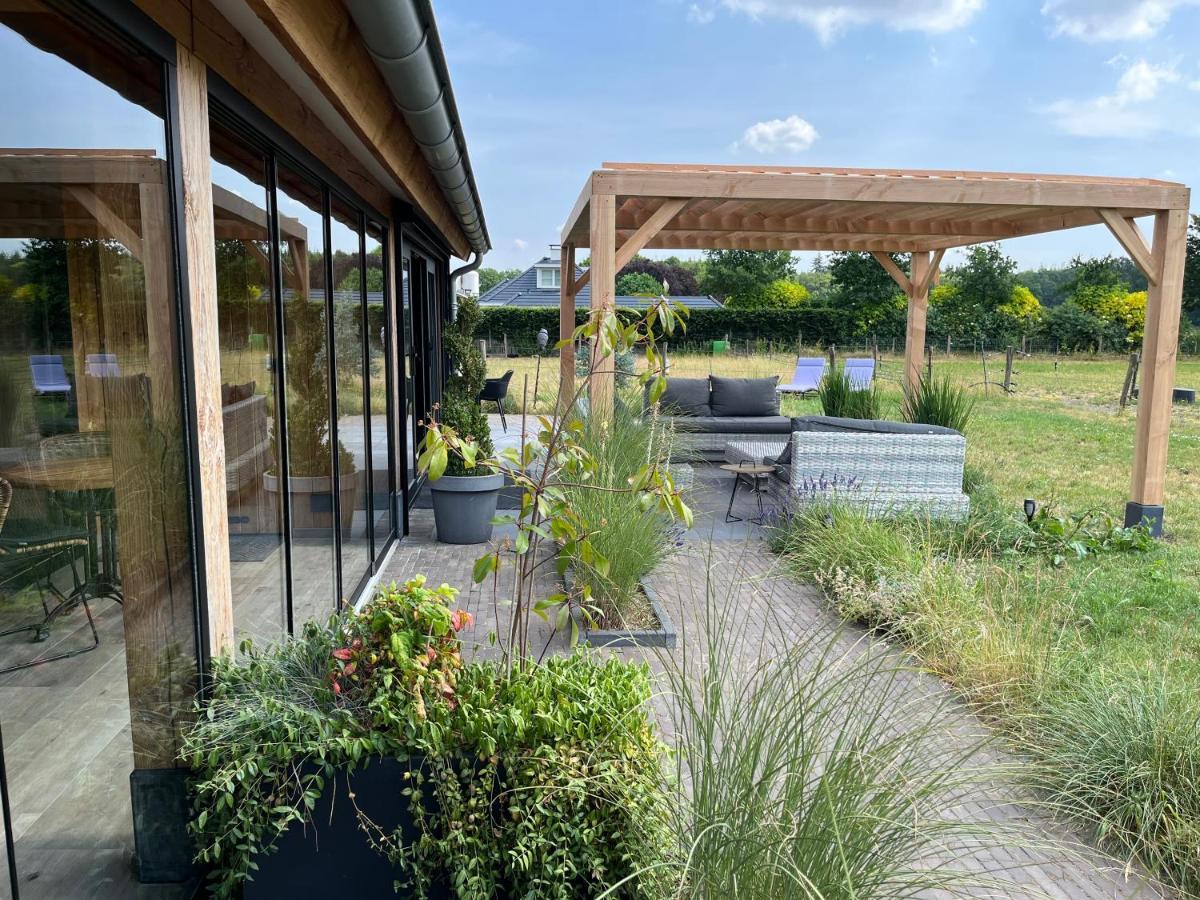 'T Heidepaleis Bed & Breakfast Garderen Bagian luar foto